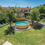 Pupa Opatija Istra Jurdani