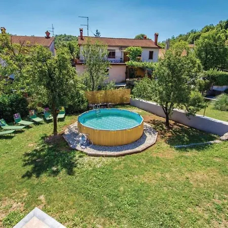 Pupa Opatija Istra Jurdani